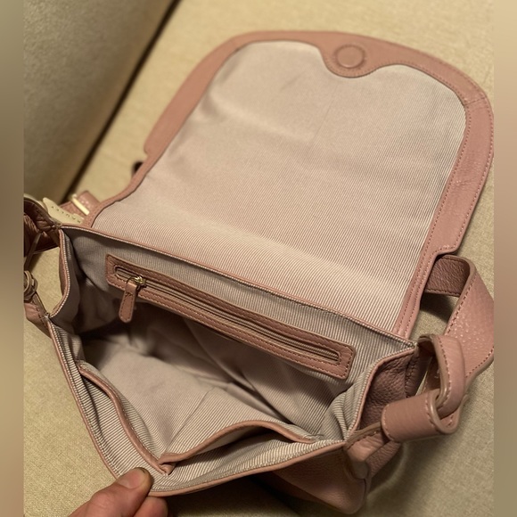 Radley London Rosegold coloured shoulder purse. Barely used. Like new condition - Picture 3 of 4